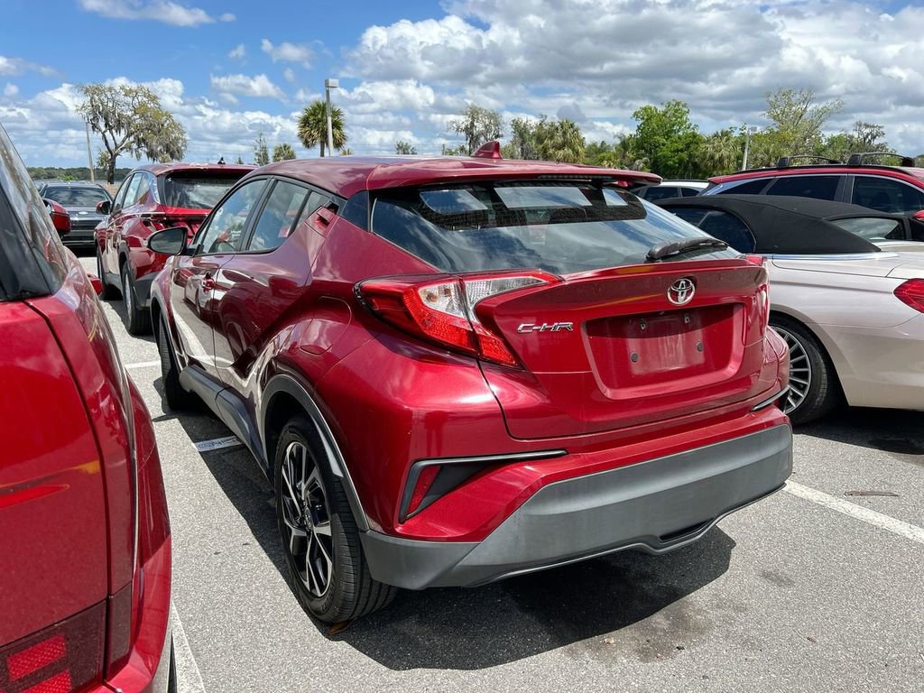 Used 2019 Toyota C-HR XLE image 3