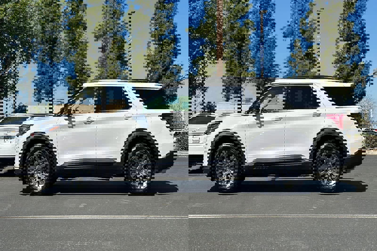 New 2026 Ford Explorer Active image 5