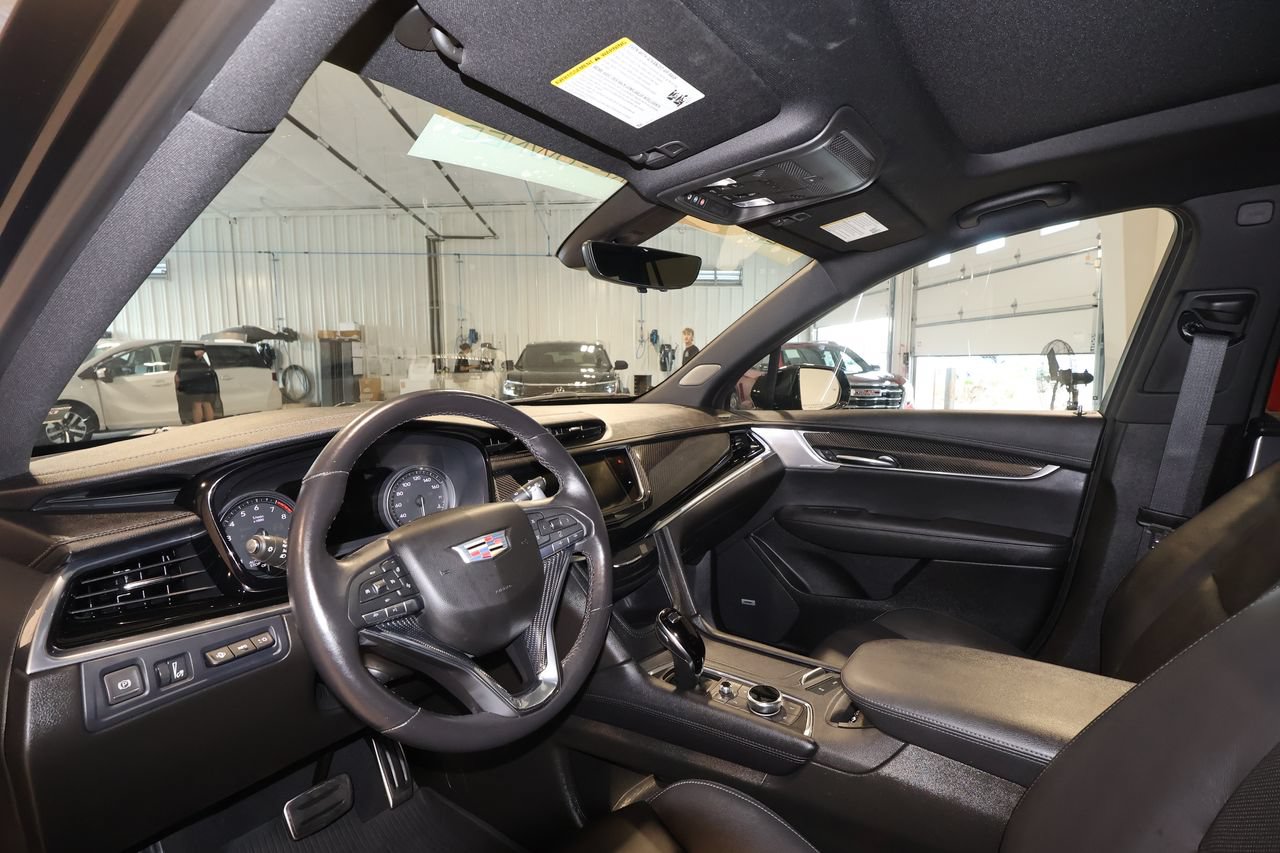 Certified 2024 Cadillac XT6 Sport w/ Technology Package AWD/4WD image 9