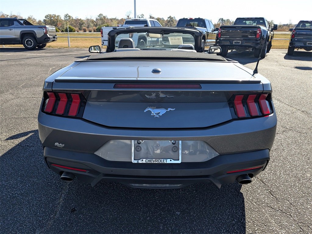 Used 2024 Ford Mustang Premium image 5