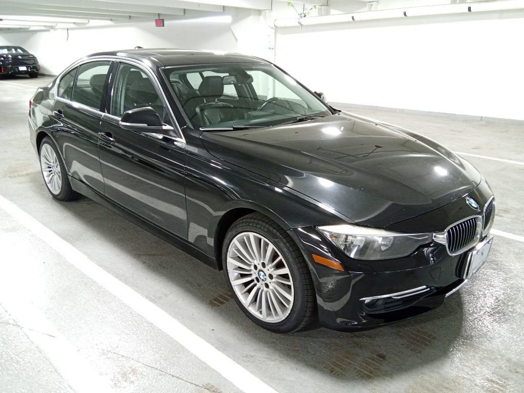Used 2013 BMW 328i xDrive Sedan AWD/4WD image 3