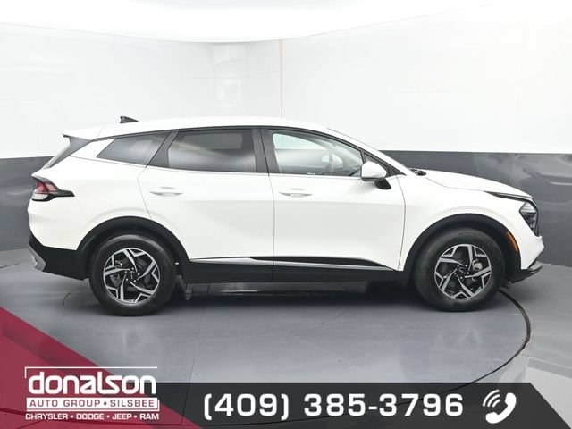 Used 2025 Kia Sportage LX FWD image 2