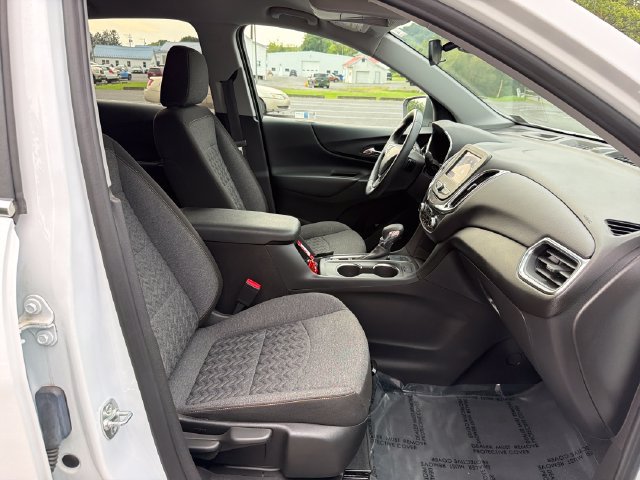 Used 2024 Chevrolet Equinox LT AWD/4WD image 4