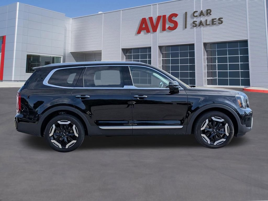 Used 2025 Kia Telluride S FWD image 5