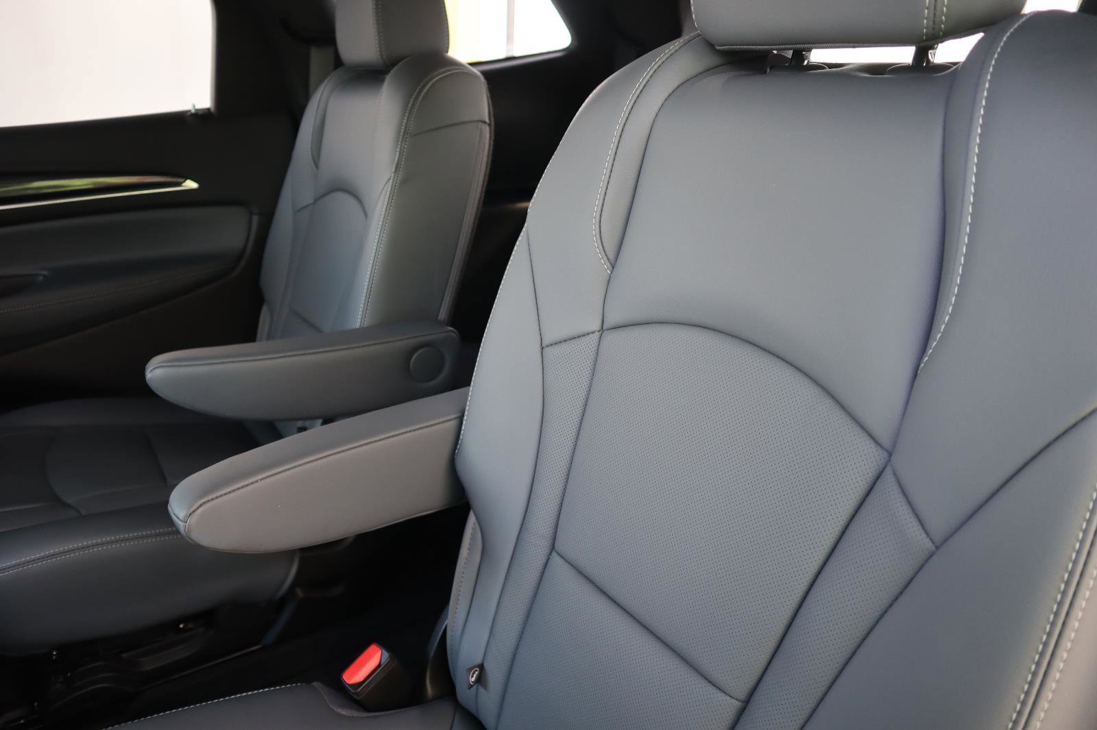 Used 2022 Buick Enclave Premium w/ Experience Buick Package image 41