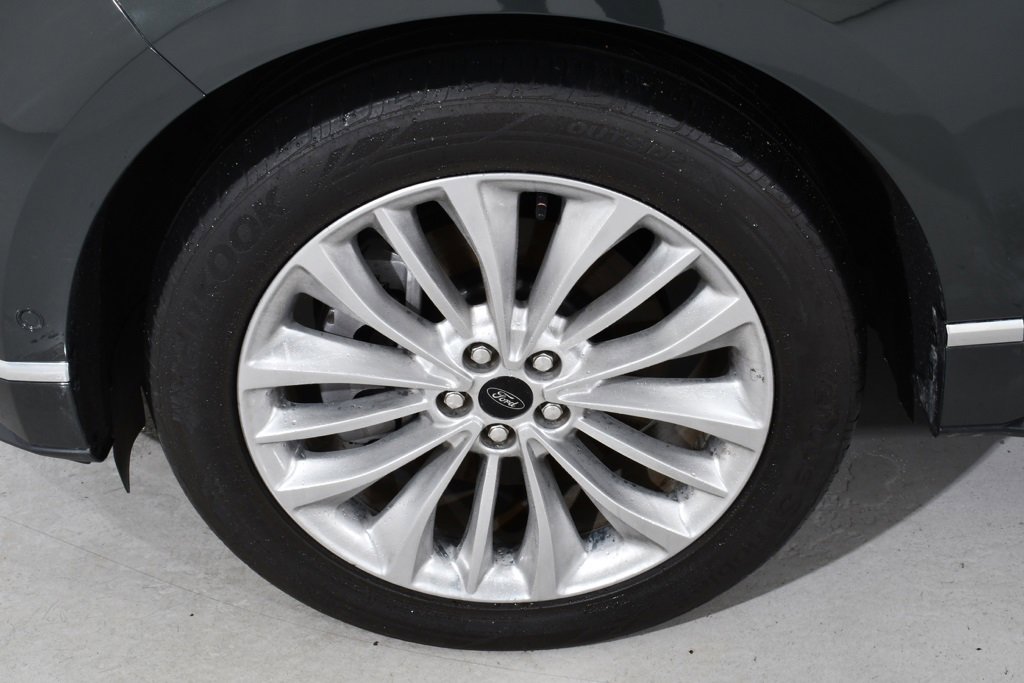 Used 2024 Ford Edge Titanium w/ Titanium Elite Package image 24