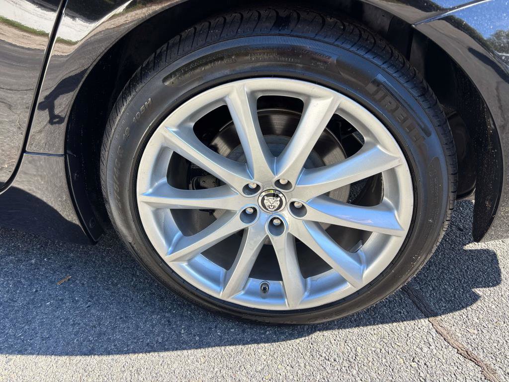 Used 2013 Jaguar XJ 4dr Sdn RWD RWD image 6