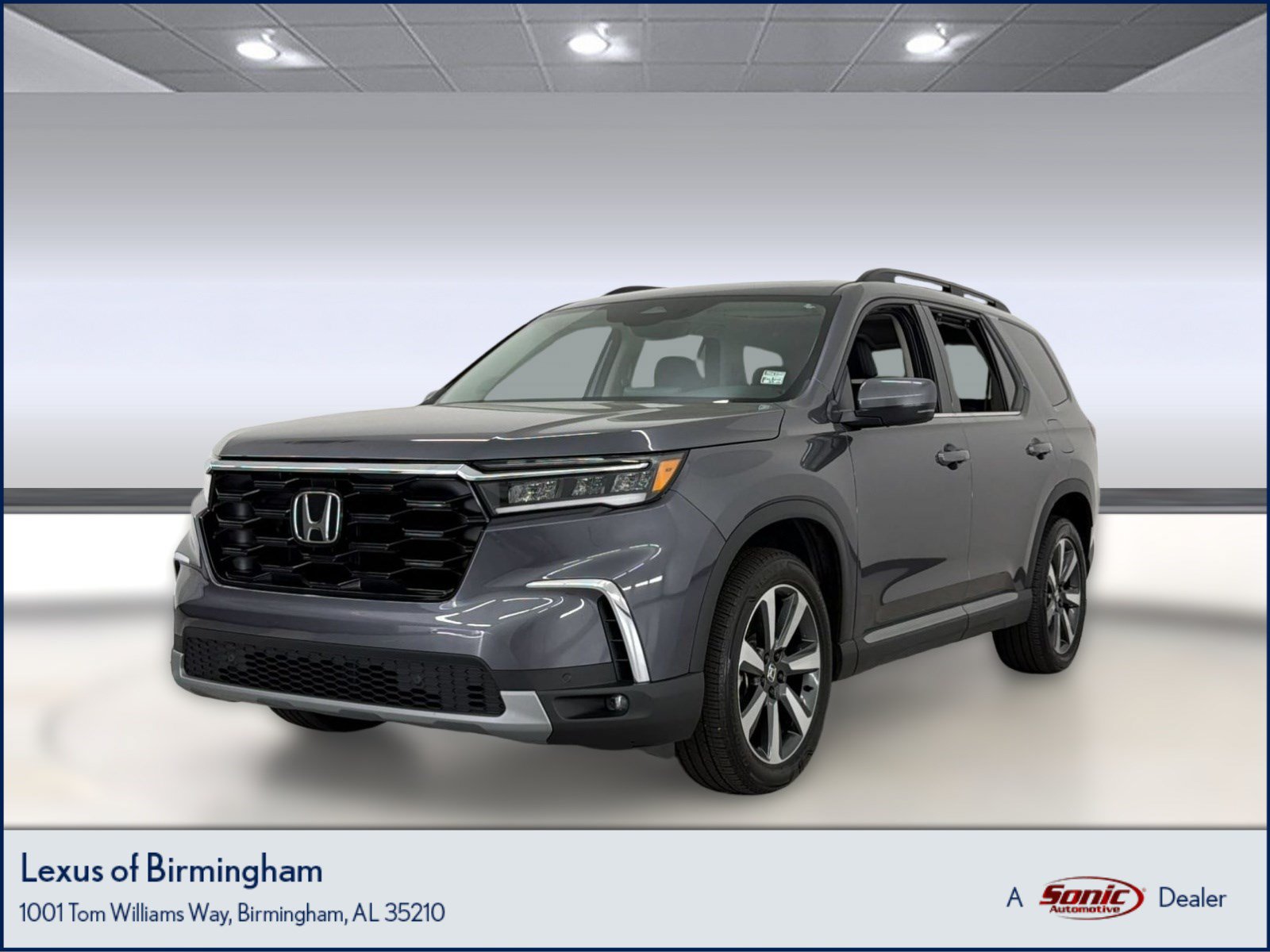 Used 2024 Honda Pilot Touring image 1