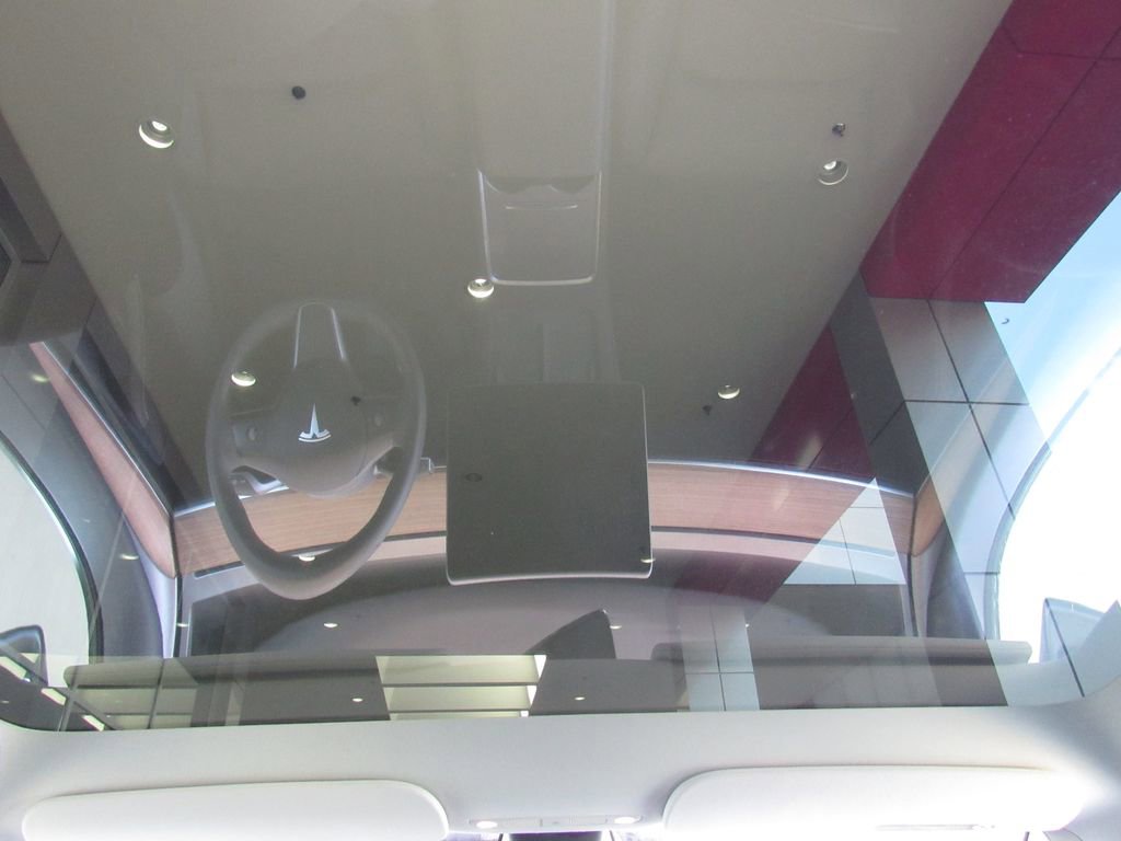 Used 2024 Tesla Model Y Long Range image 27