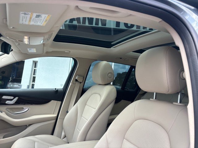 Used 2021 Mercedes-Benz GLC 300 4MATIC image 15