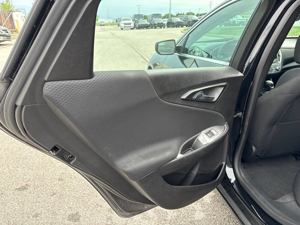 Used 2025 Chevrolet Malibu LT FWD image 17