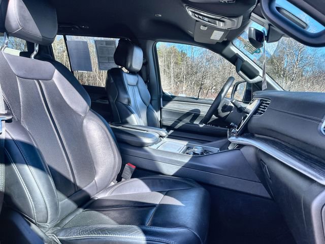 Used 2024 Jeep Wagoneer L Series II w/ Flexible Seating Group image 28