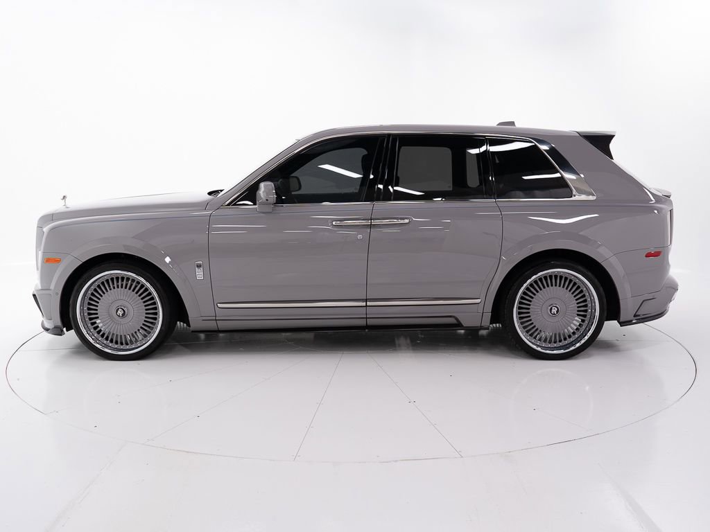 Used 2023 Rolls-Royce Cullinan image 2