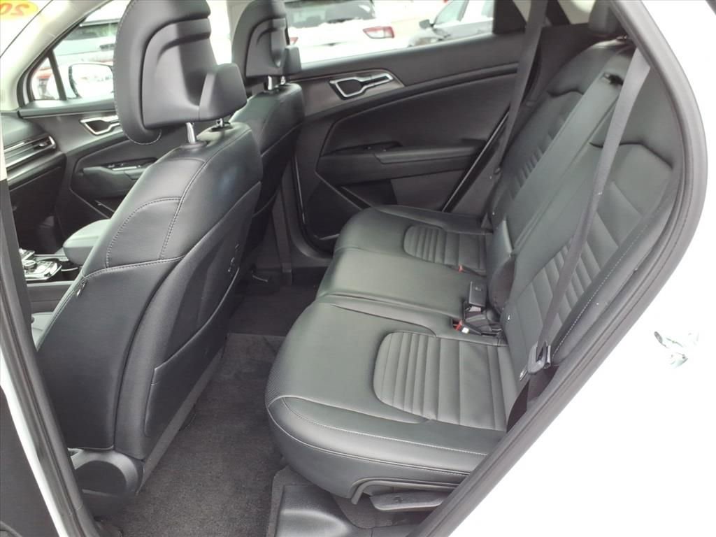 Used 2024 Kia Sportage SX image 12