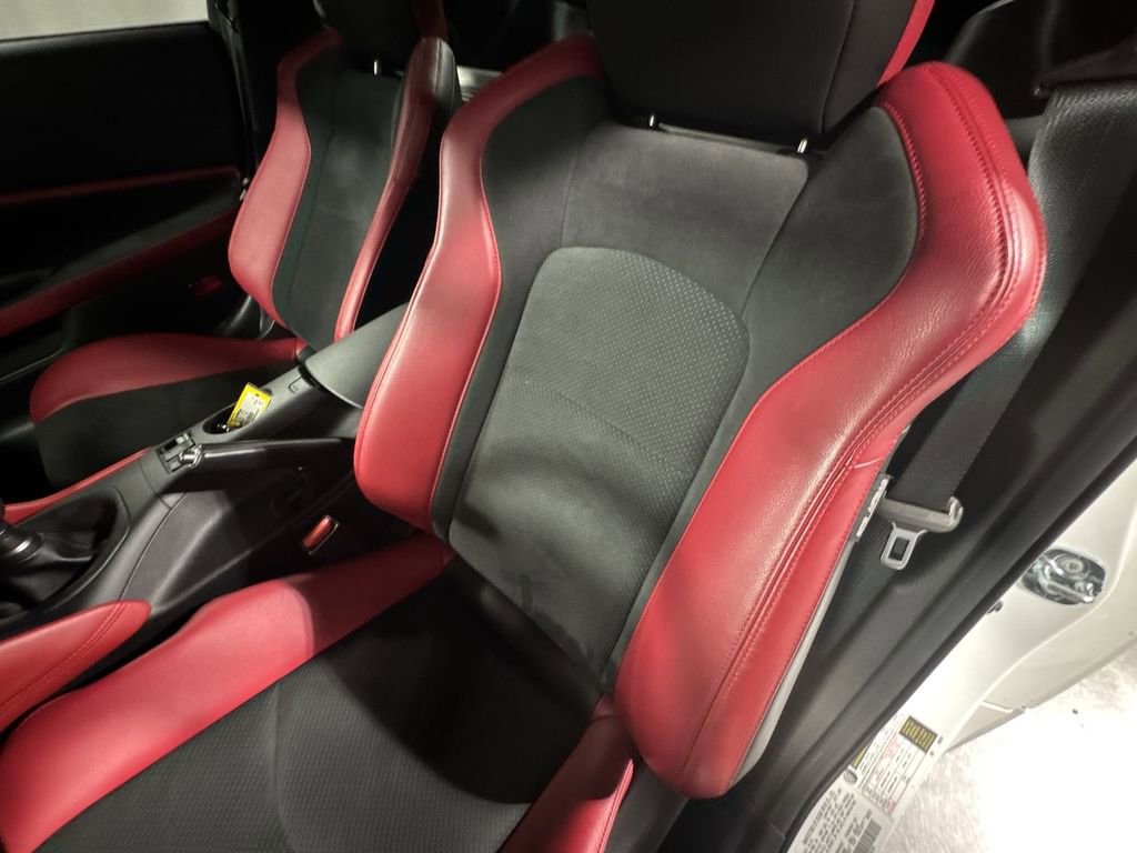 Used 2024 Nissan Z Performance w/ Floor Mat Package image 18