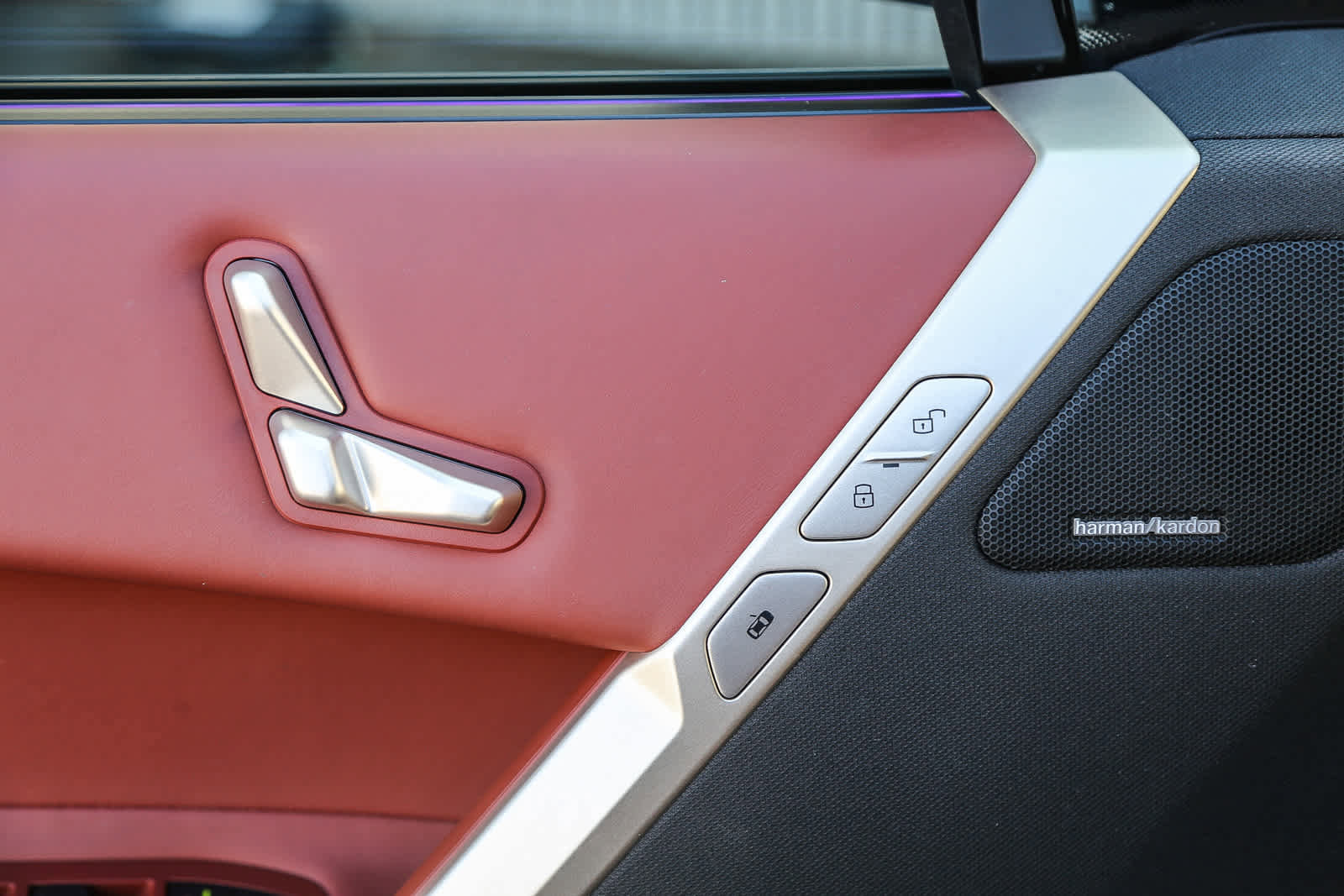 Used 2025 BMW iX xDrive50 image 17