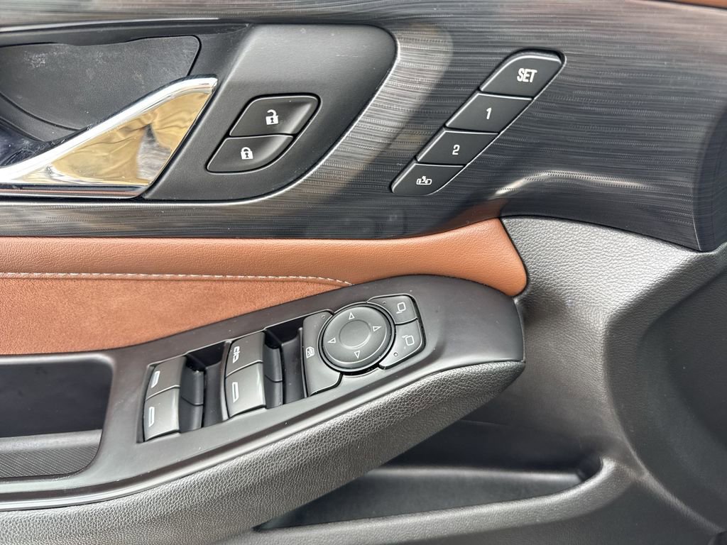 Certified 2018 Chevrolet Traverse High Country image 24