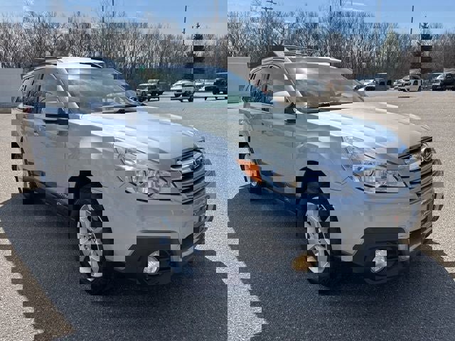 Used 2013 Subaru Outback 2.5i Premium w/ All-Weather Pkg image 3