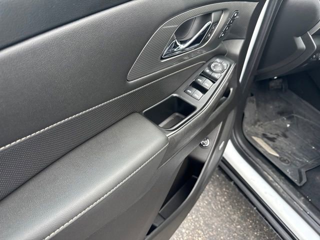 Used 2023 Chevrolet Traverse Premier w/ Redline Edition image 12