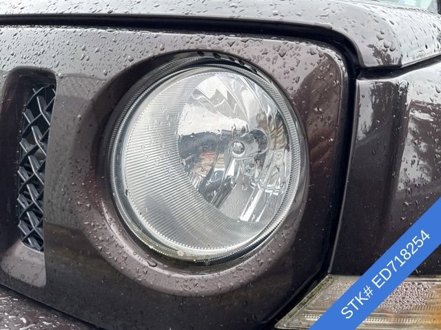 Used 2014 Jeep Patriot Latitude w/ Sun/Sound Group AWD/4WD image 4