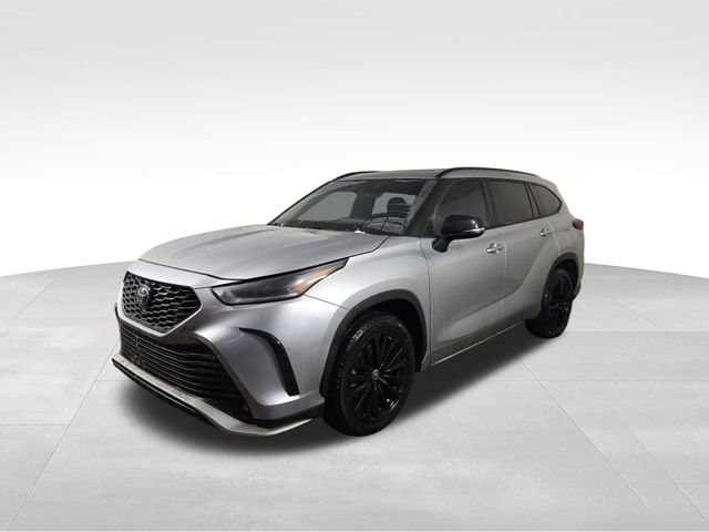 Used 2024 Toyota Highlander XSE image 2