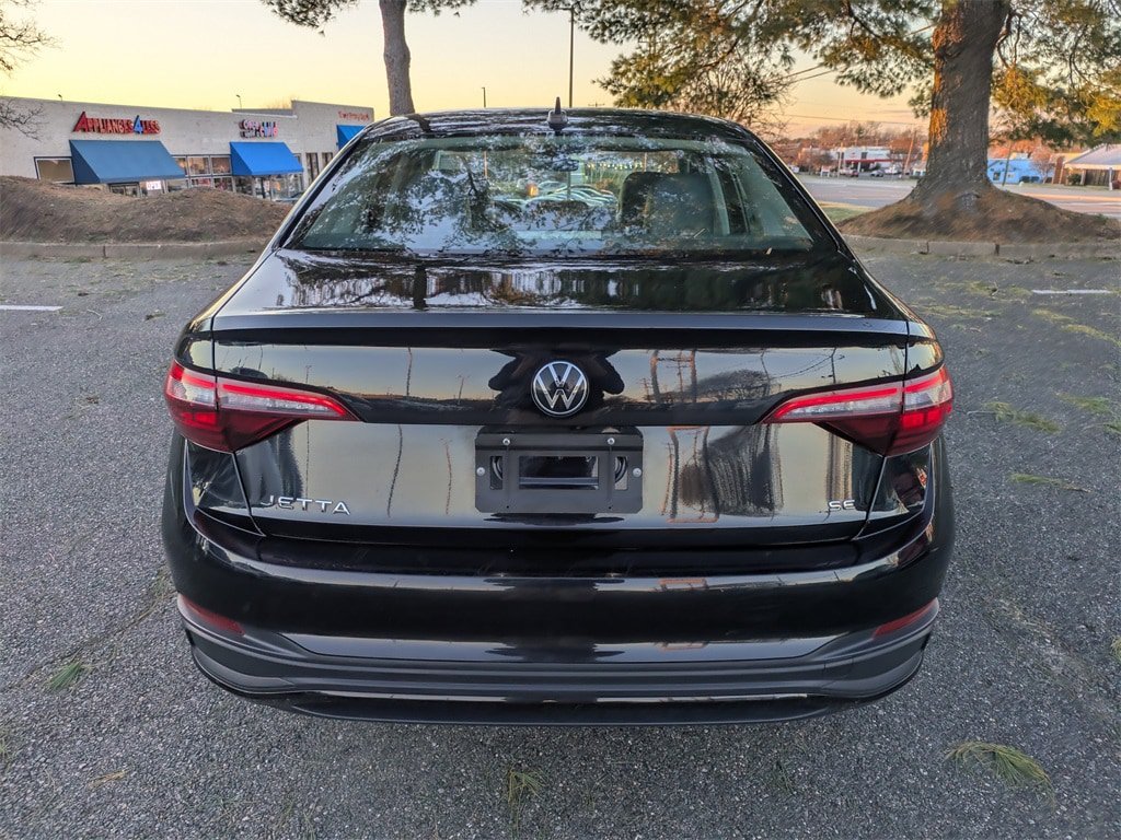 Used 2024 Volkswagen Jetta SE FWD image 5