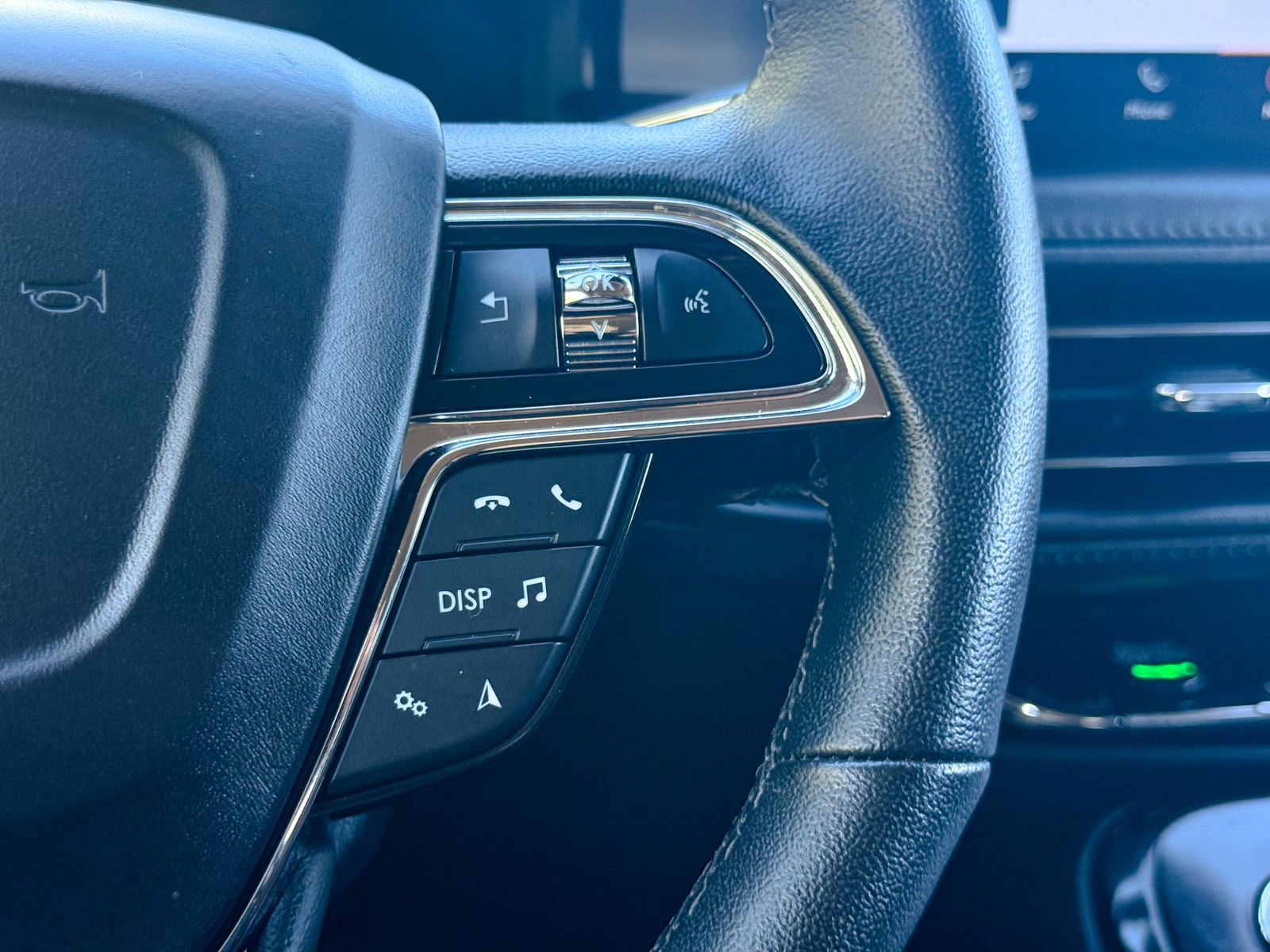 Certified 2023 Lincoln Nautilus AWD w/ Premium Package image 35