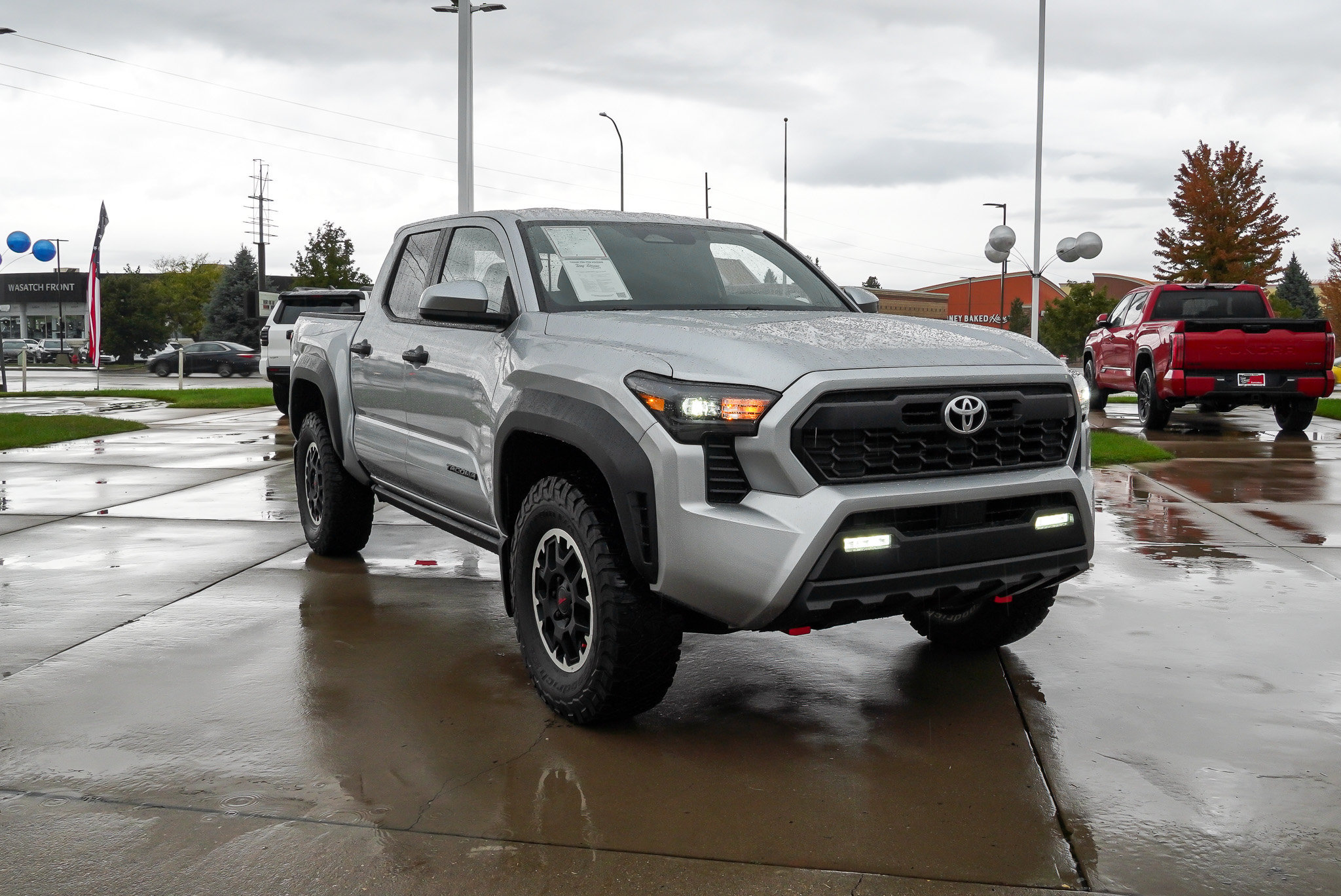 Certified 2025 Toyota Tacoma TRD Off-Road AWD/4WD image 2
