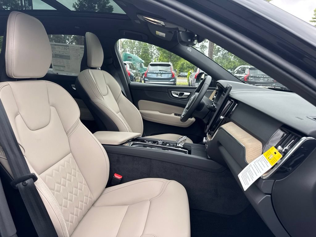 New 2026 Volvo XC60 B5 Plus w/ Protection Package Premier AWD/4WD image 21