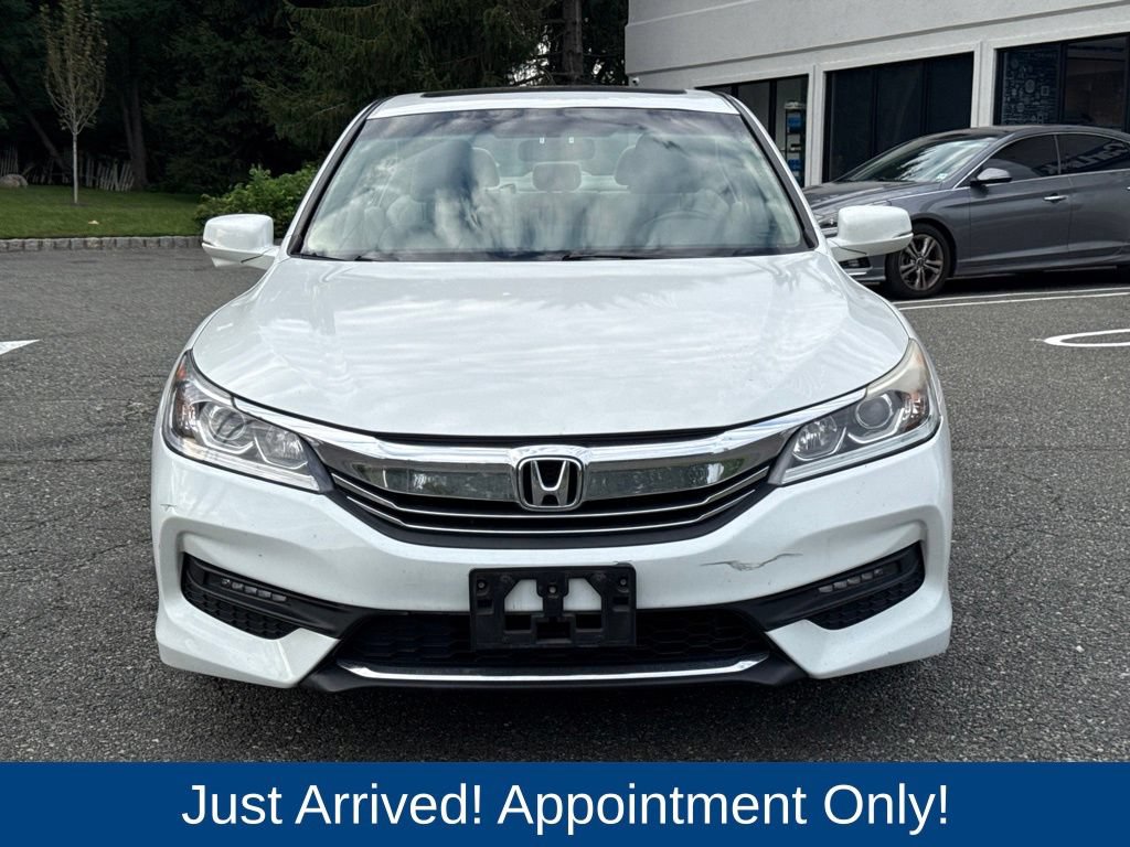 Used 2017 Honda Accord EX image 2