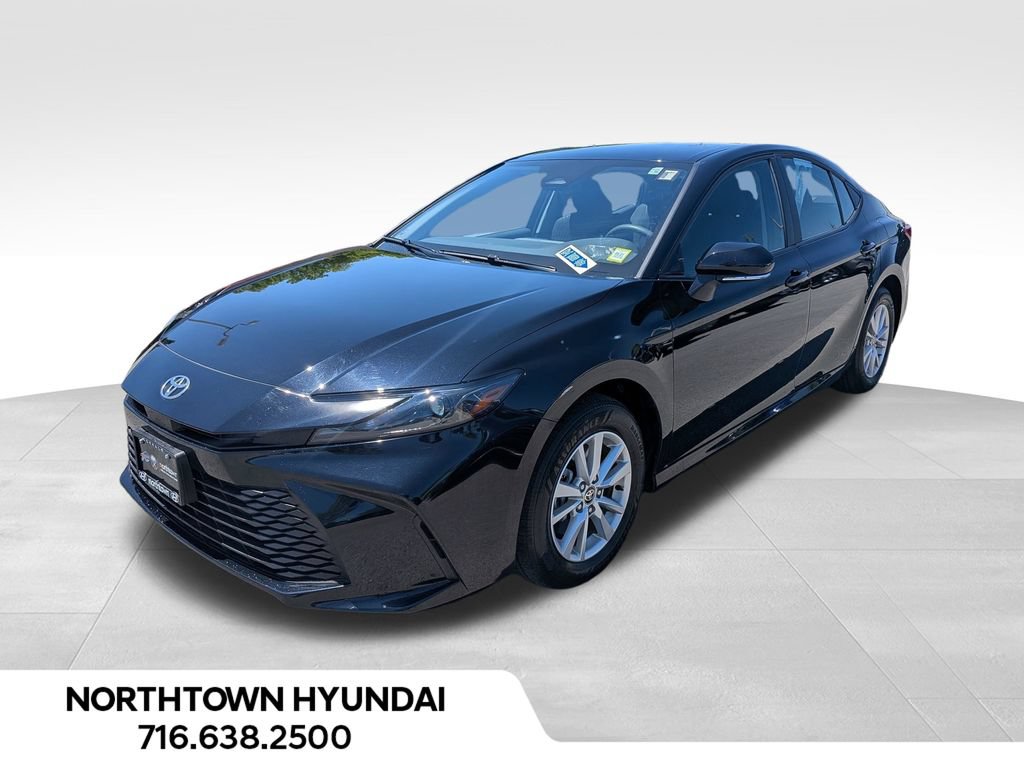 Used 2025 Toyota Camry LE AWD/4WD image 1