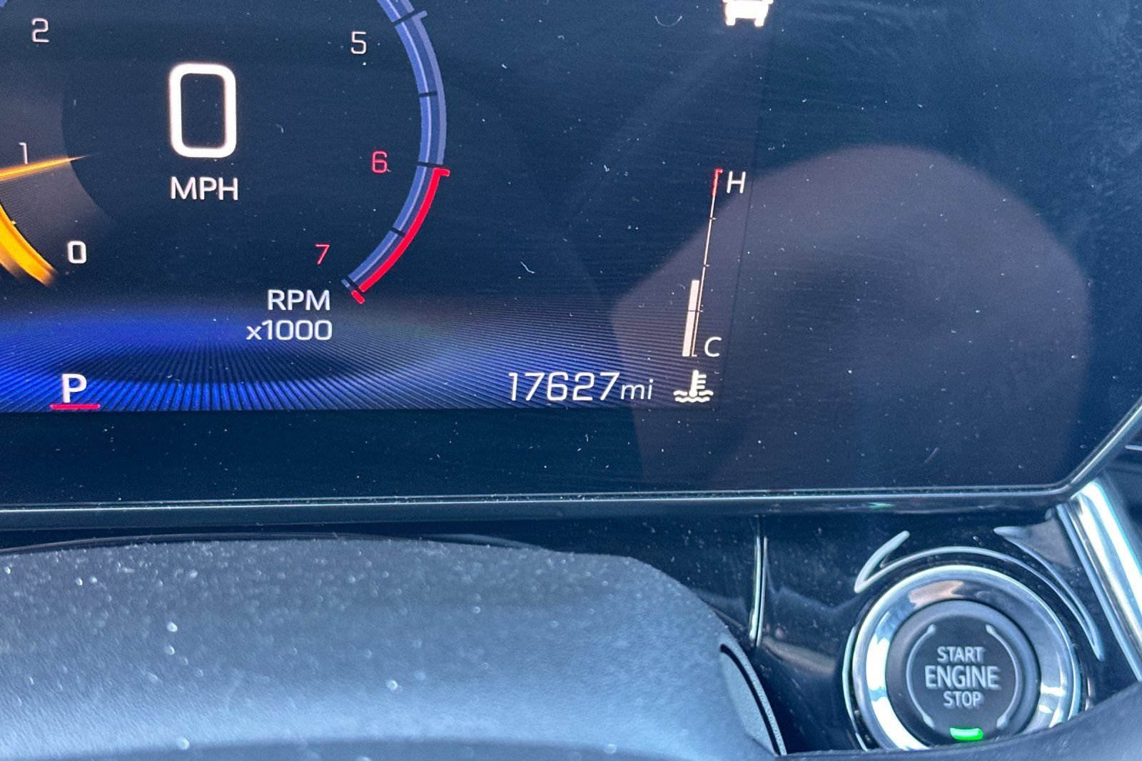 Used 2024 Chevrolet Trax RS w/ Sunroof Package FWD image 38