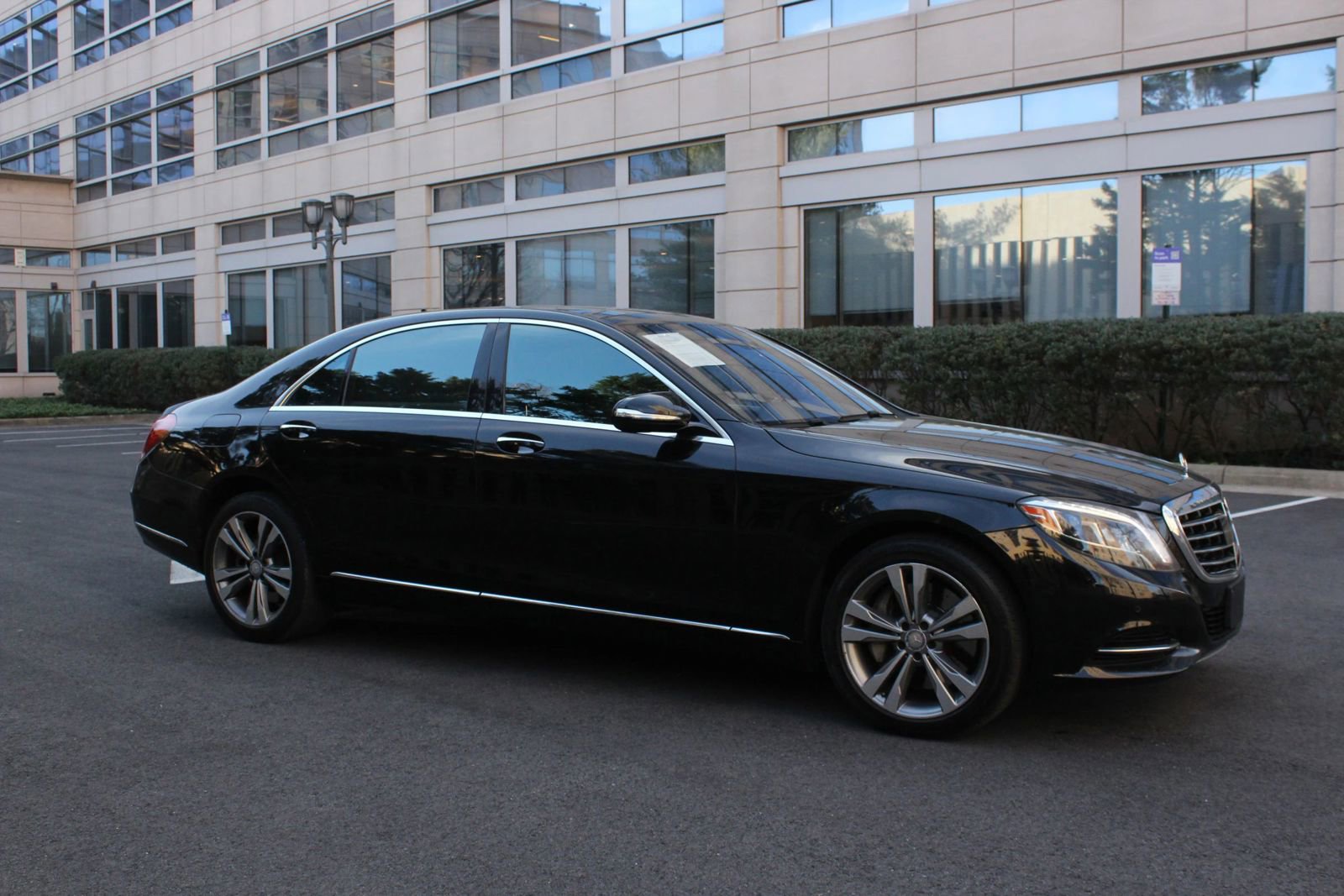 Used 2015 Mercedes-Benz S 550 4MATIC Sedan image 2