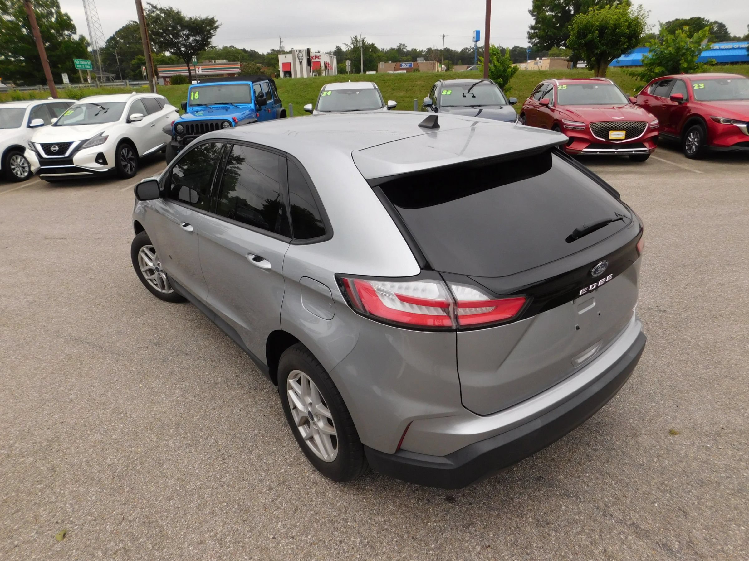 Used 2022 Ford Edge SE AWD/4WD image 7