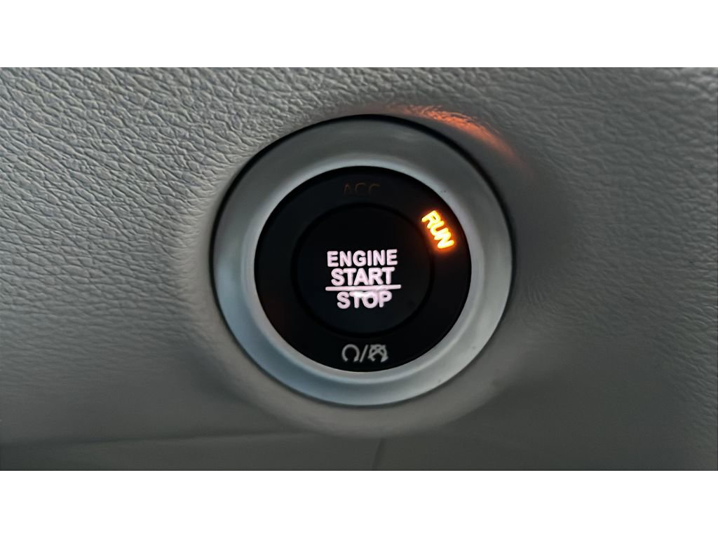 Used 2018 Chrysler Pacifica Touring-L Plus w/ Tire & Wheel Group image 21