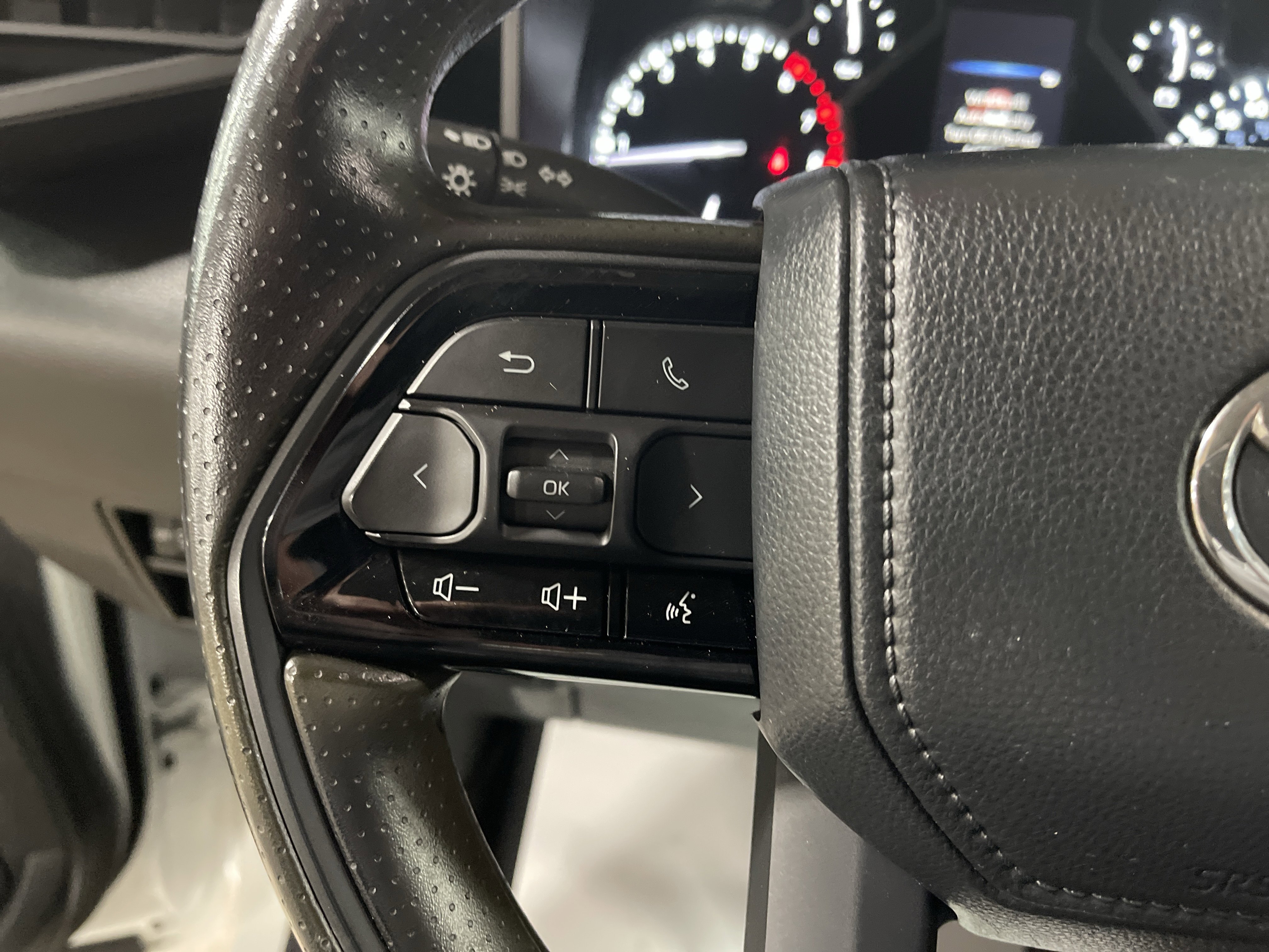 Used 2024 Toyota Tundra SR w/ SR Tow Package image 17