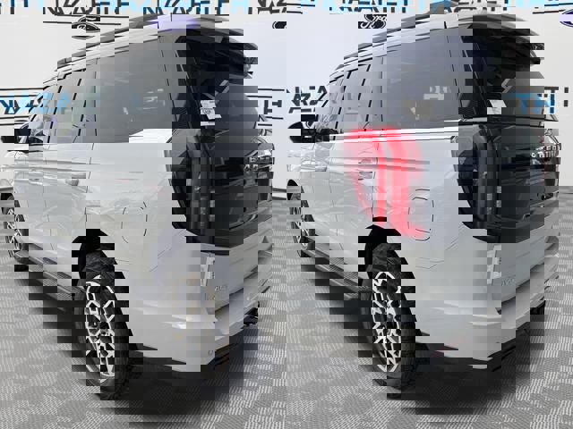 New 2026 Ford Expedition Active image 5