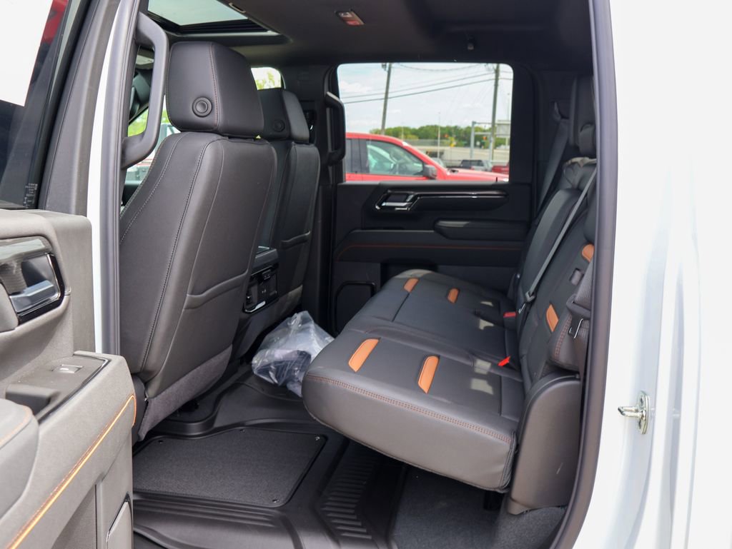 New 2026 GMC Sierra 2500 AT4 w/ AT4 Premium Plus Package AWD/4WD image 11