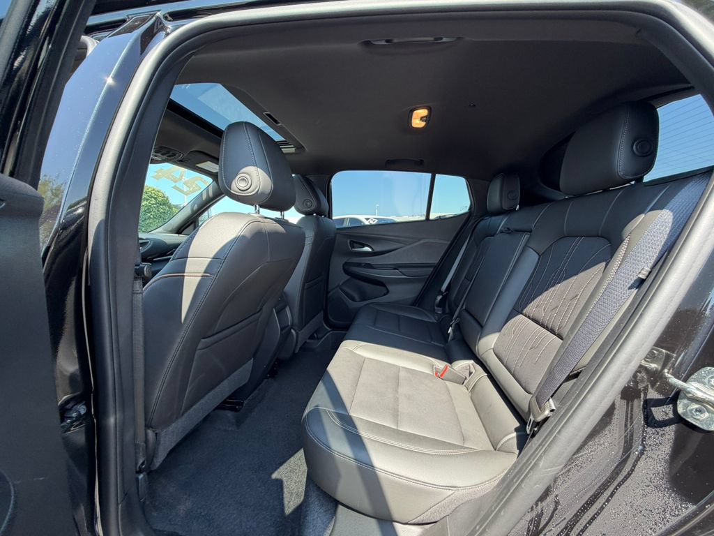Certified 2024 Buick Envista Avenir FWD image 30