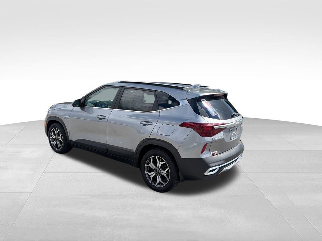 Used 2022 Kia Seltos EX AWD/4WD image 6