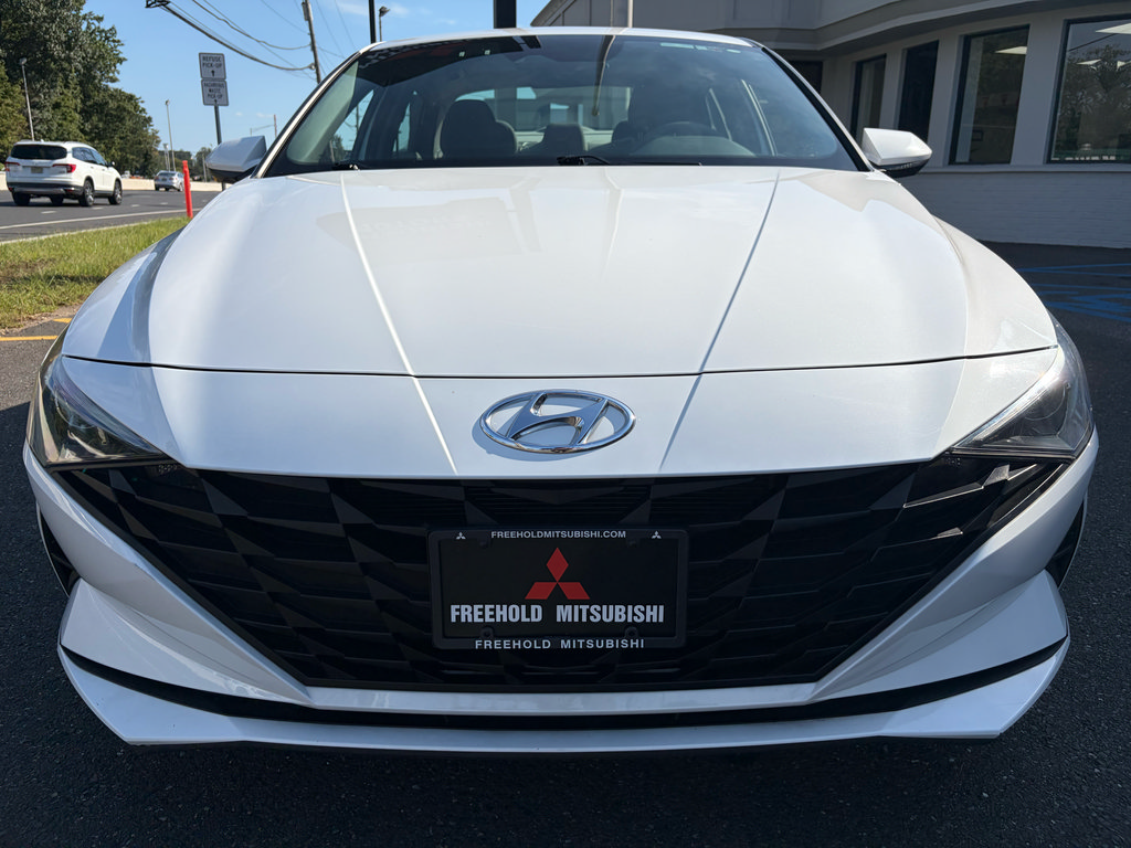 Used 2023 Hyundai Elantra SEL FWD image 2