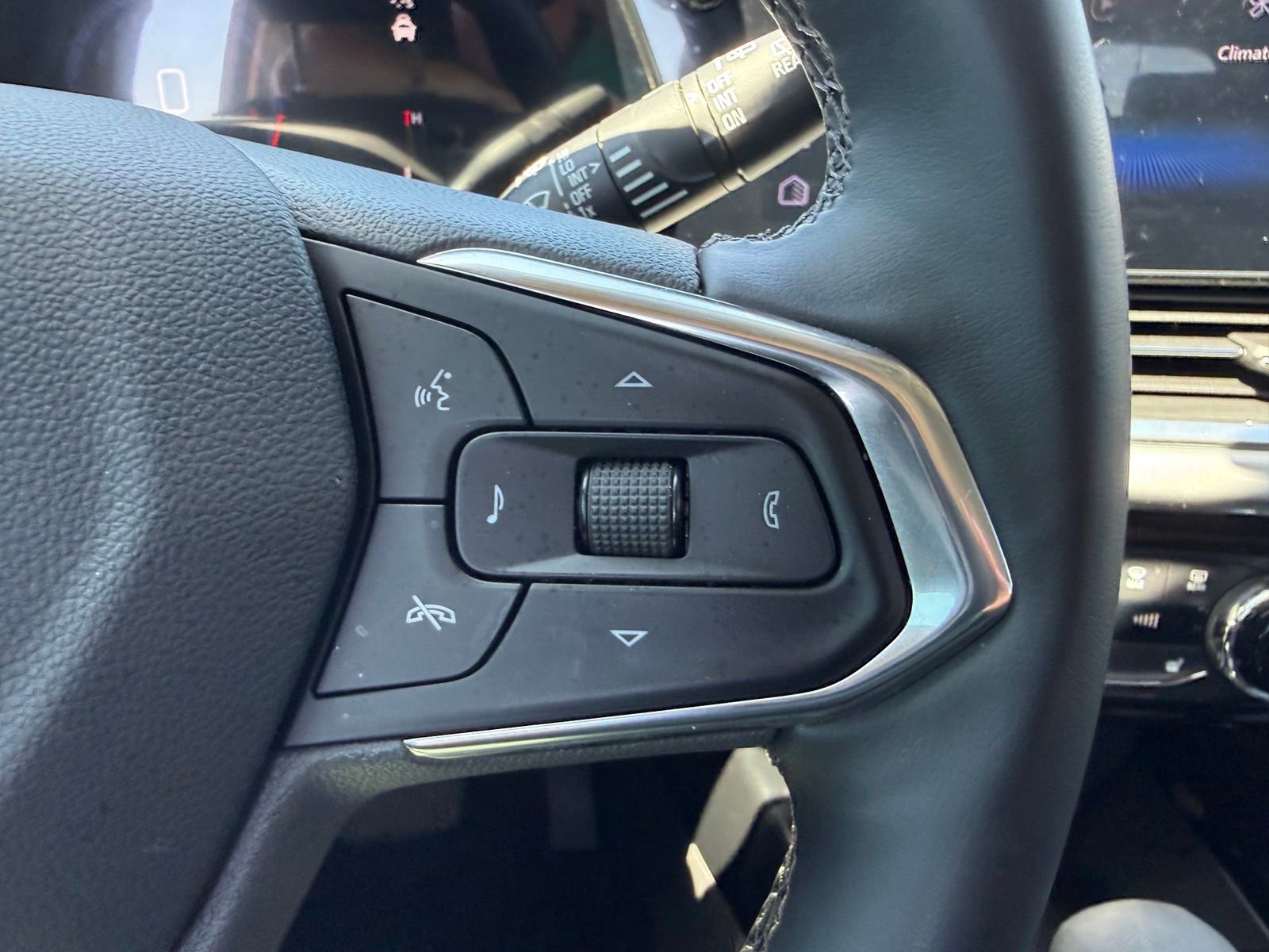 Used 2026 Chevrolet Trax LT w/ LT Convenience Package FWD image 19