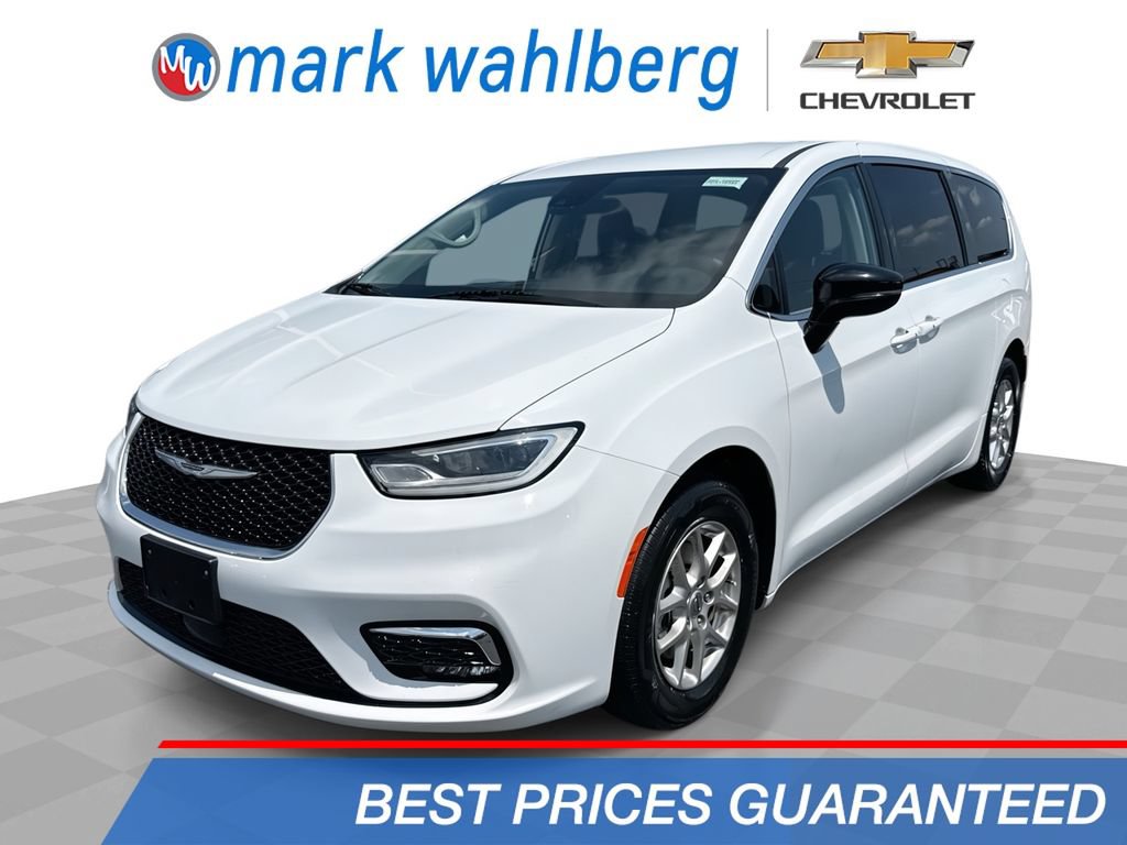 Used 2024 Chrysler Pacifica Touring-L
