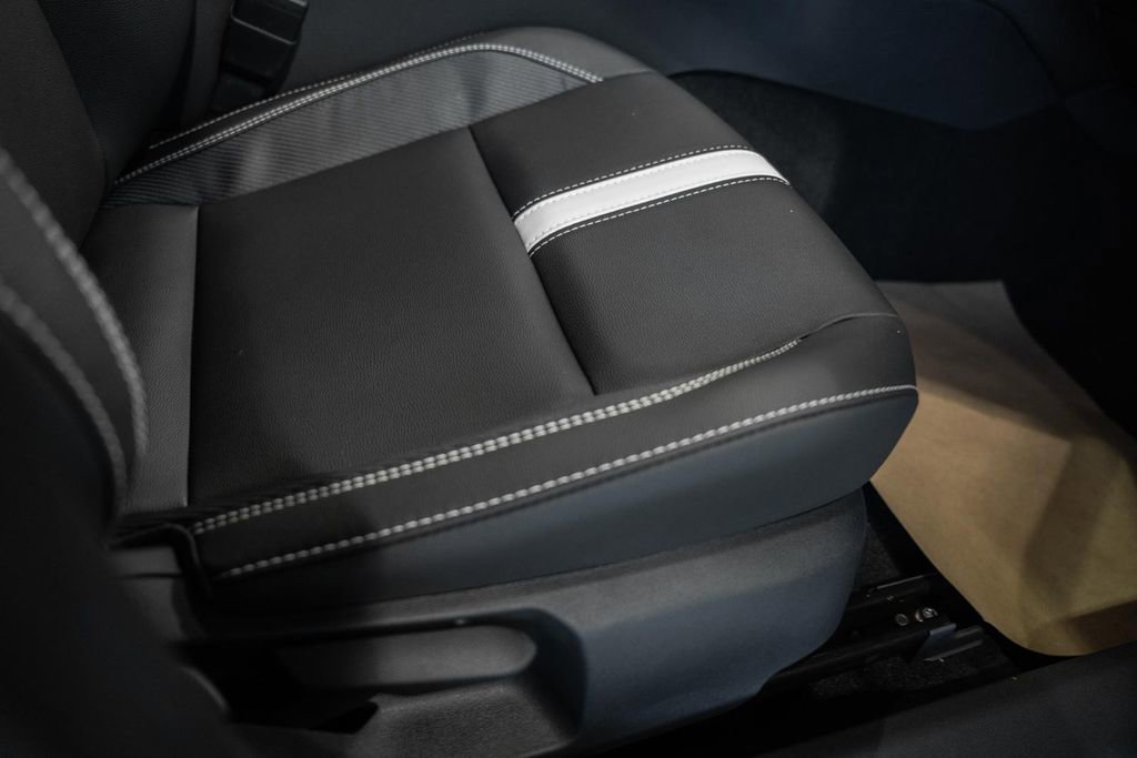 New 2026 Toyota Camry SE FWD image 32