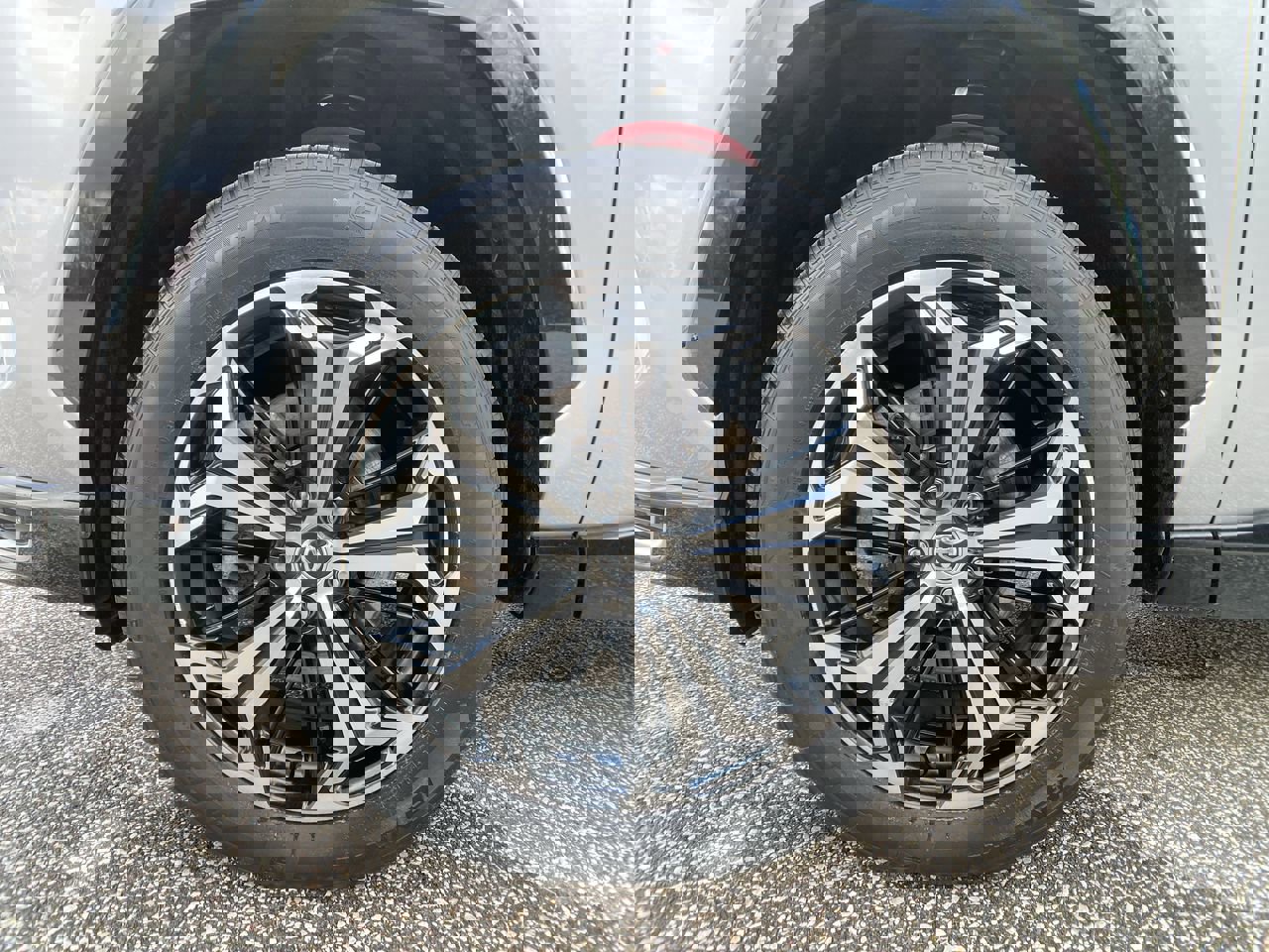 Used 2022 Toyota RAV4 XSE w/ Weather Package image 11