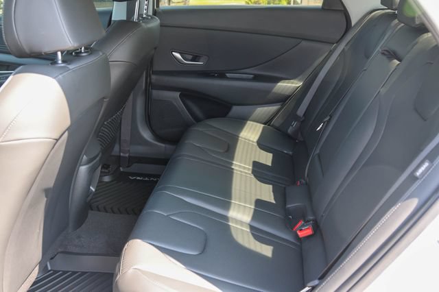 New 2026 Hyundai Elantra Limited FWD image 15