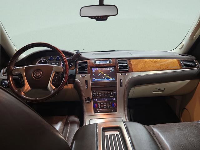 Used 2014 Cadillac Escalade ESV Platinum AWD/4WD image 22