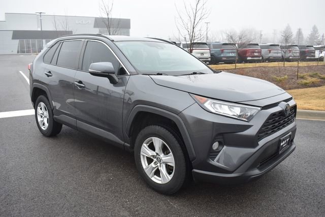 Used 2020 Toyota RAV4 XLE w/ XLE Grade Weather Package image 10