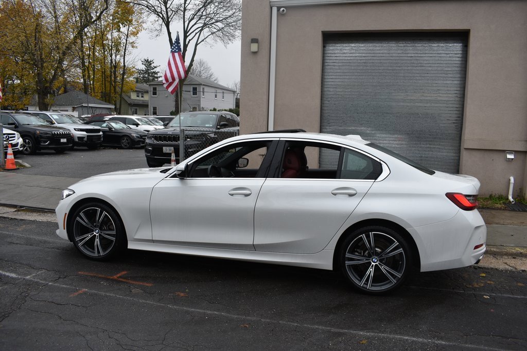 Used 2024 BMW 330i Sedan w/ Convenience Package image 9