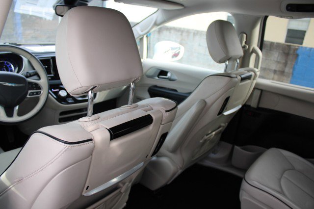 Used 2018 Chrysler Pacifica Limited w/ Advanced Safetytec Group image 22